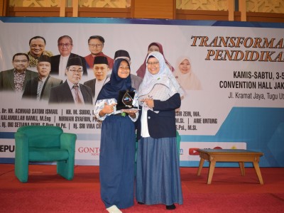 LOmba Membaca Puisi