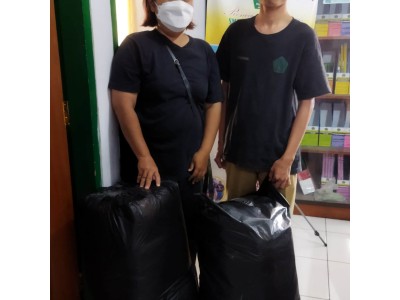 Pemberian sumbangan dari wali murid