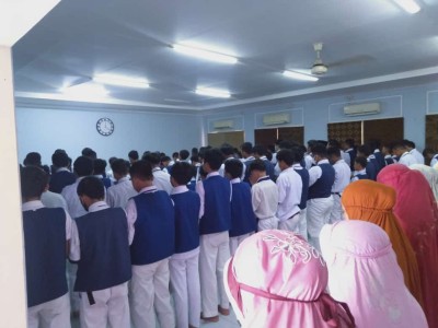 Shalat Dzuhur Bersama
